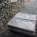 Stonelement-Slate, liuskekivellä pinnoitetut porraselementit.